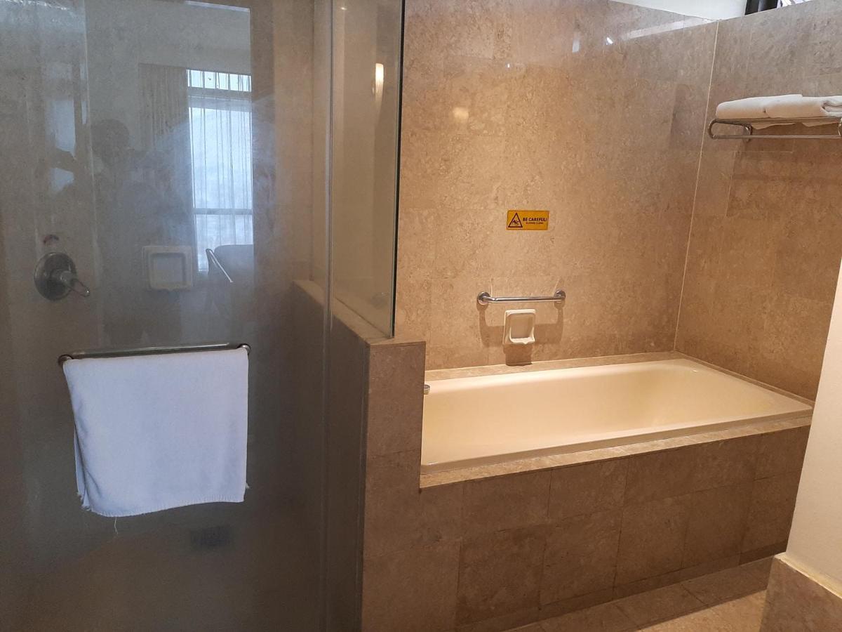 Family Apartment At Times Square 쿠알라룸푸르 외부 사진